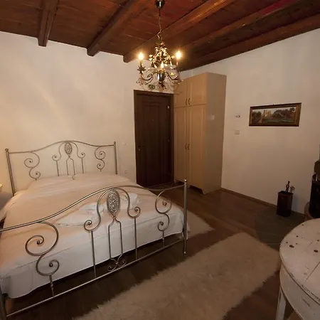 Fotaxia Guest house *